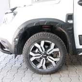 Dacia Duster 2018-2024 Yıl Aralığı Uyumlu Hornet Dodik Set 12 Parça thumbnail 11