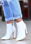 BİÇOMİ Loora Beyaz Rugan Desenli Topuklu Bot thumbnail 1