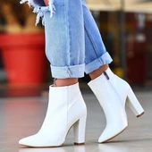 BİÇOMİ Loora Beyaz Rugan Desenli Topuklu Bot thumbnail 5