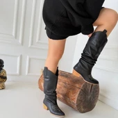 BİÇOMİ Jeoni Siyah Cilt Topuklu Çizme thumbnail 4