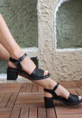 BİÇOMİ Laera Siyah Cilt Topuklu Sandalet thumbnail 3