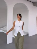 BİÇOMİ Kadın beyaz bisiklet yaka gold düğmeli ottoman bluz s2310 thumbnail 2