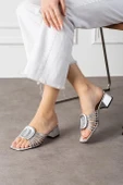 BİÇOMİ Anca Gümüş Rugan Topuklu Terlik thumbnail 2