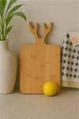 Bycomo Dikdörtgen Ahşap Bambu Kesim Panosu - Kesme Tahtası Geyik Boynuz Figür Saplı 20 X 38 cm thumbnail 1