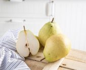 Tüplü Aşılı Nadir Bulunan Yarı Bodur Rıza Bey Armut Fidanı thumbnail 4