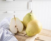 Tüplü Aşılı Nadir Bulunan Yarı Bodur Rıza Bey Armut Fidanı thumbnail 5