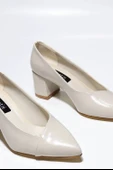 Krem Rengi Sivri Burun Kalın Topuklu Ayakkabı thumbnail 4