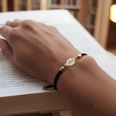 İsme Özel Oval Figürlü Siyah İpek Örgülü 14 Ayar Altın Plakalı Hediye Bileklik-320 thumbnail 2