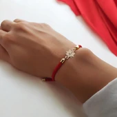 İsme Özel Yaprak Motifli Kırmızı Örgü İpli 14 Ayar Altın Plakalı Hediye Bileklik-325 thumbnail 2