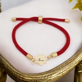 İsme Özel Yaprak Motifli Kırmızı Örgü İpli 14 Ayar Altın Plakalı Hediye Bileklik-325 thumbnail 1