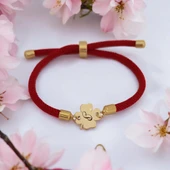 Harfe Özel 14 Ayar Altın Plakalı Çiçek Figürlü Kırmızı İpek Örgülü Hediye Bileklik-324 thumbnail 1