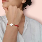 Harfe Özel 14 Ayar Altın Plakalı Eşkenar Dörtgenli Kırmızı İpek Örgülü Hediye Bileklik-326 thumbnail 2
