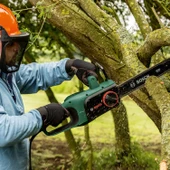 Bosch UniversalChain 35 Zincirli Elektrikli Ağaç Kesme Makinesi - 06008B8303 thumbnail 5