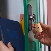 Yale Y150B/40/130/1 - 40mm Şifreli Pirinç Asma Kilit - Standart Koruma- Çelik Halka - 4 Haneli Şifre - 4