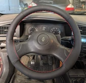 DİKİŞLİ DİREKSİYON KILIFI SİYAH DERİ NOKTALI DERİ KIRMIZI DİKİŞLİ RENO 19 İÇİN thumbnail 1