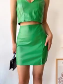 Tek yırtmaçlı arkadan fermuarlı deri etek yeşil s24475 thumbnail 3
