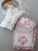 Yenidoğan Nil Taç Nakışlı Kundaklı Trilüks 3lü Alt Açma Seti thumbnail 1