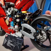 Orjinal Lego Technic Ducati Panigale V4 S Motosiklet Lego Technic 42202 - 6