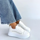 Natte Beyaz Cilt Bağcıklı Spor Ayakkabı thumbnail 4