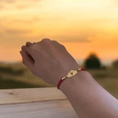 Harfe Özel 14 Ayar Altın Plakalı Bulut Figürlü Kırmızı İpek Örgülü Hediye Bileklik-364 thumbnail 1