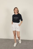 Garbardin Kumaş Püsküllü Kadın Şort-Beyaz thumbnail 1