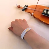 Harfe Özel 14 Ayar Altın Plakalı Yaprak Figürlü Hakiki Beyaz Derili Hediye Bileklik-376 thumbnail 1