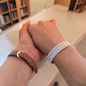 İsme Özel Yaprak Figürlü Hakiki Beyaz Derili 14 Ayar Altın Plakalı Hediye Bileklik-376 thumbnail 4