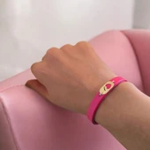 Harfe Özel 14 Ayar Altın Plakalı Kalp Detaylı Oval Motifli Doğal Pembe Derili Hediye Bileklik-377 thumbnail 1