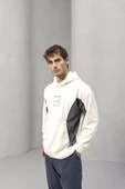 Frank Parçalı Kontrast Desenli Kapüşonlu Oversize Cepli Polar Erkek Sweatshirt - Ekru thumbnail 5