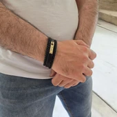 İsme Özel Taç Motifli Hakiki Siyah Derili 14 Ayar Altın Plakalı Hediye Bileklik-397 thumbnail 3