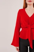 Ön Bağlamalı Volan Kol Kırmızı Bluz thumbnail 3