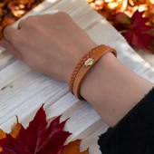 İsme Özel Kalp Figürlü Doğal Kahverengi Derili 14 Ayar Altın Plakalı Hediye Bileklik-401 thumbnail 1