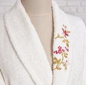 Karaca Home Flora Nakışlı 6 Parça Bornoz/Banyo/Yüz Havlusu Aile Banyo Seti Beyaz-Bej thumbnail 5