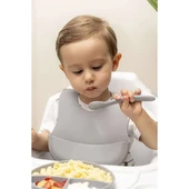 Periboia Gri 3’lü Silikon Yemek Seti – Önlük + Diş Kaşıyıcılı Kaşık + Vakumlu Tabak - 3