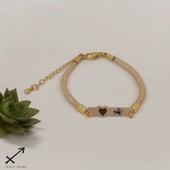 Burca Özel Kalp Figürlü Hasır Kordonlu 14 Ayar Altın Plakalı Hediye Bileklik-414 thumbnail 1