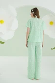 Yeşil Papatya Desenli Önden Bağlamalı Pijama Takımı thumbnail 5