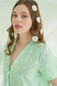 Yeşil Papatya Desenli Önden Bağlamalı Pijama Takımı thumbnail 3