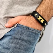 Sembole Özel Hakiki Siyah Derili 14 Ayar Altın Plakalı Oval Figürlü Hediye Bileklik-438 thumbnail 2