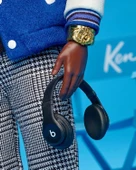 Barbie İmzalı LeBron James Kenbassadors Bebek HRM33 thumbnail 6