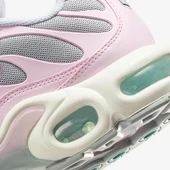 Air Max Plus Paw Print thumbnail 3