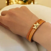 Harfe Özel 14 Ayar Altın Plakalı Taç Motifli Doğal Kahverengi Derili Hediye Bileklik-467 thumbnail 3