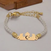 Sembole Özel Doğal Beyaz Derili 14 Ayar Altın Plakalı Taç Motifli Hediye Bileklik-465 thumbnail 1