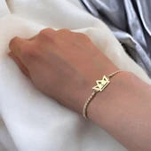 Harfe Özel Zincirli 14 Ayar Altın Plakalı Taç Motifli Beyaz Taş Desenli Hediye Bileklik-471 thumbnail 2