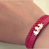 İsme Özel Taç Figürlü Koyu Kırmızı Derili 14 Ayar Altın Plakalı Hediye Bileklik-470 thumbnail 3