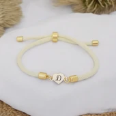 Harfe Özel 14 Ayar Altın Plakalı Kalp Figürlü Beyaz İpek Örgülü Hediye Bileklik-478 thumbnail 1