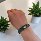 İsme Özel Taç Motifli Koyu Yeşil Derili 14 Ayar Altın Plakalı Hediye Bileklik-494 thumbnail 2