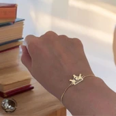 Sembole Özel Altın Renkli Zincirli 14 Ayar Altın Plakalı Taç Motifli Hediye Bileklik-492 thumbnail 2
