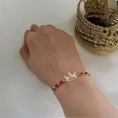 Sembole Özel Kırmızı Taş Desenli Zincirli 14 Ayar Altın Plakalı Taç Figürlü Hediye Bileklik-496 thumbnail 3