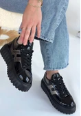 Gesti Siyah Rugan Platin Detaylı Bağcıklı Spor Ayakkabı thumbnail 2