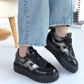 Gesti Siyah Rugan Platin Detaylı Bağcıklı Spor Ayakkabı thumbnail 4